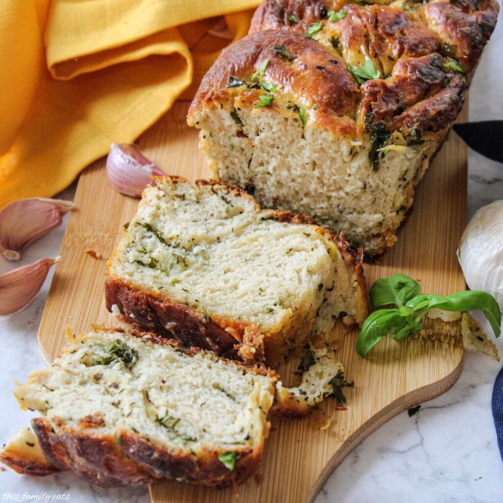 Easy Swirl Garlic Bread