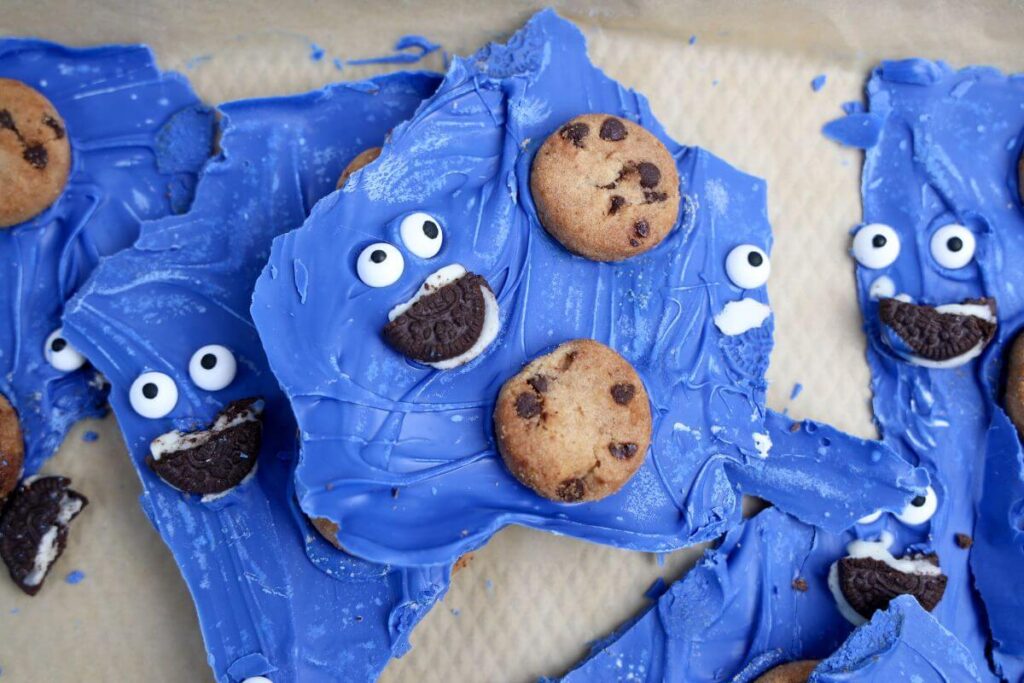 Cookie Monster Chocolate Bark with Cookies