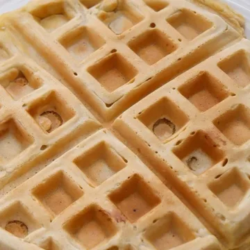 Easy Homemade Waffles Featured
