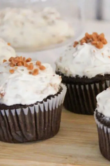 Heath Bar Cupcakes (Chocolate Toffee Cupcakes)