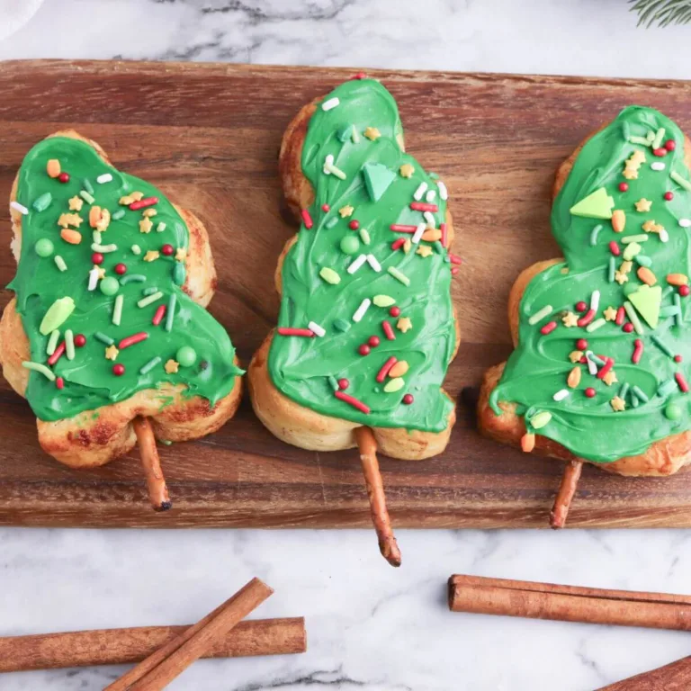 Christmas Tree Cinnamon Rolls